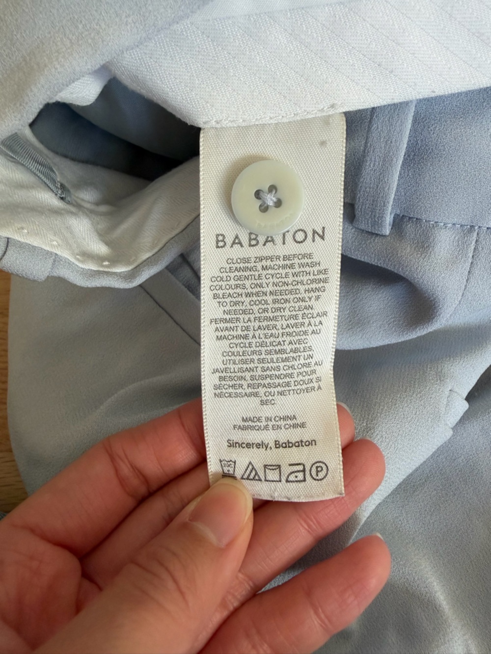 Aritzia Babaton Effortless Shorts Size 4 Pastel Blue Office Minimalist Neutral - Picture 8 of 12